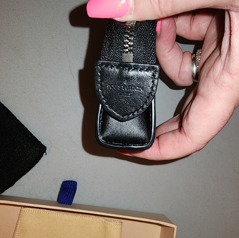 Louis Vuitton Monogram Eclipse Voyage Key Pouch - Picture 13 of 16